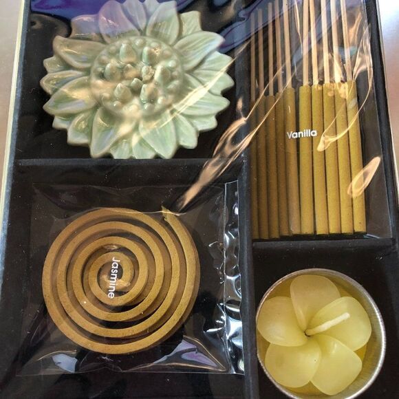 Vanilla & Jasmine Incense & Candle Gift Set‎ - Picture 1 of 4